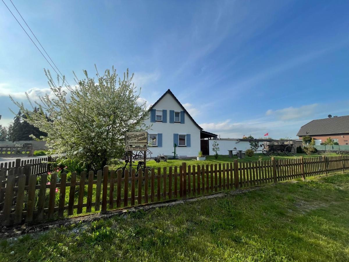 Pension Landhaus An Der Saale Бернбург Екстериор снимка
